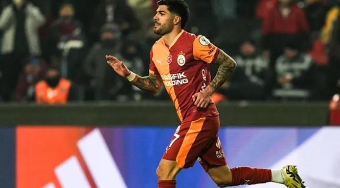Galatasaray'da iki oyuncu sınırda