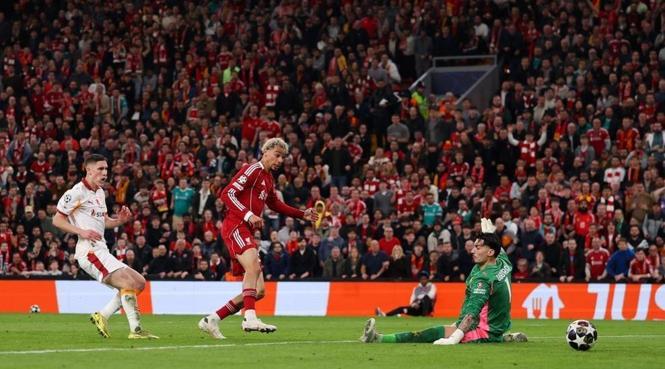 Ekitike attı, Liverpool farkı ikiye çıkardı