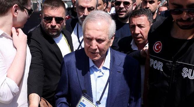 Aziz Yıldırım cephesinden transfer sözleri: '2 futbolcu ile anlaştık'