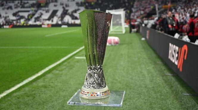 İLK MAÇ DOLMABAHÇE'DE