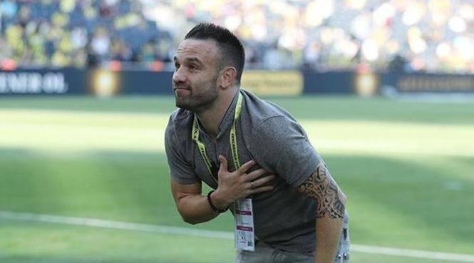 VALBUENA İMZAYI ATIYOR