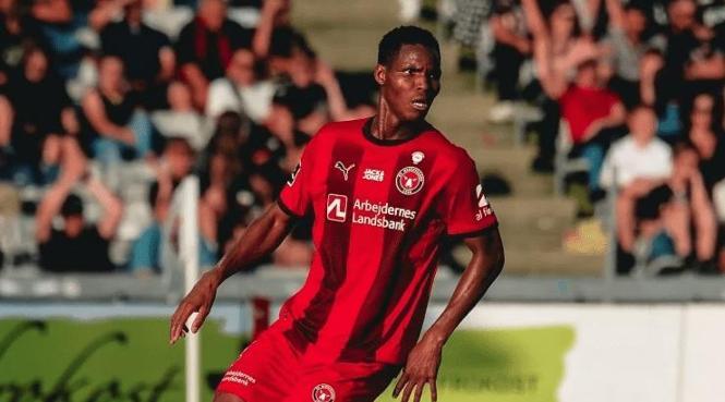 GALATASARAY'DAN SÜRPRİZ ORTA SAHA