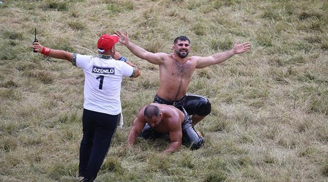 İlk kez kazandı, yağlı güreşin yeni yıldızı