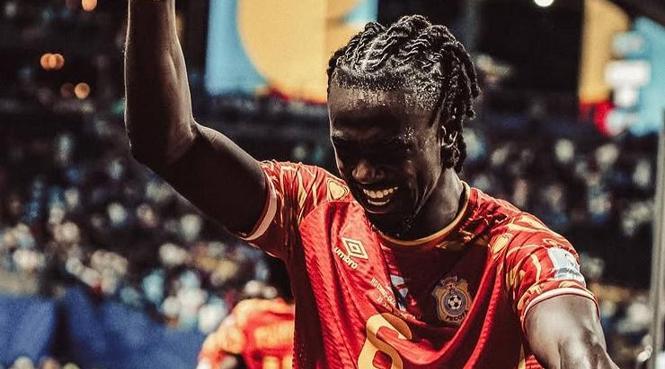 Galatasaray'a sürpriz orta saha