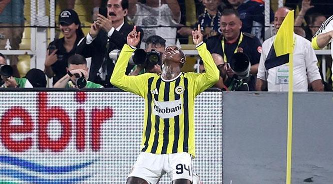 Talisca sahneye çıktı