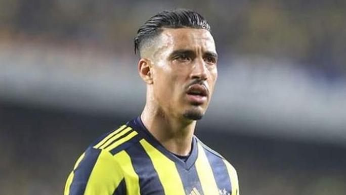 Fenerbahçenin eski yıldızı Dirardan şok karar 3. Lig ekibine transfer oldu