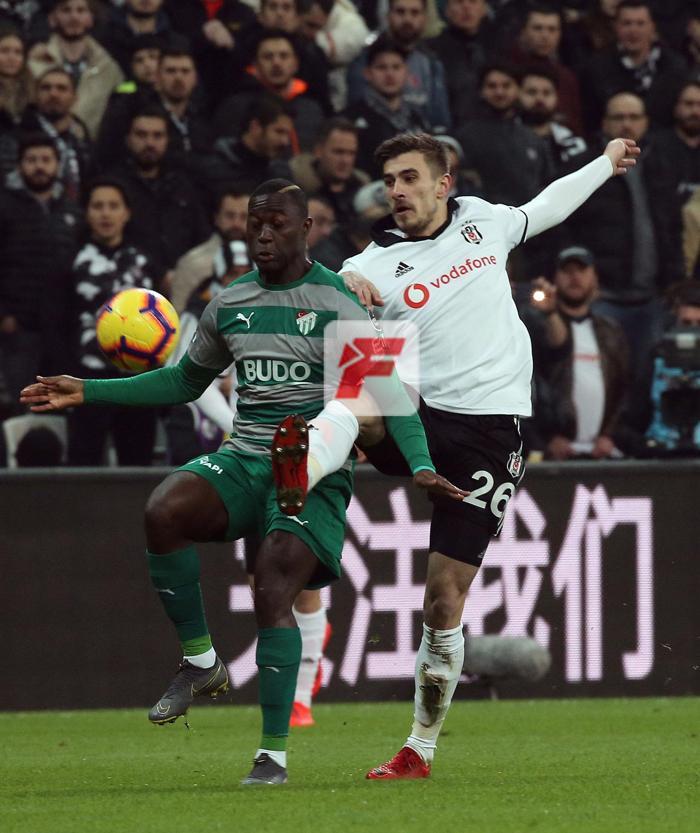 Beşiktaş taraftarlarının hedefinde yine Tolgay Arslan var