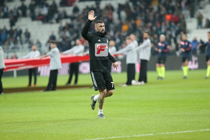 Burak Yılmaz Beşiktaş taraftarıyla barıştı Büyük destek...