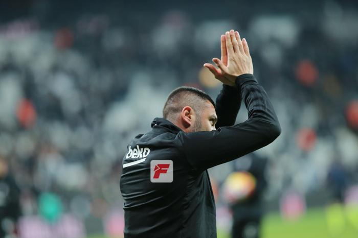 Burak Yılmaz Beşiktaş taraftarıyla barıştı Büyük destek...