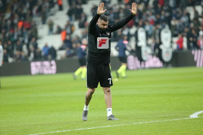 Burak Yılmaz Beşiktaş taraftarıyla barıştı Büyük destek...
