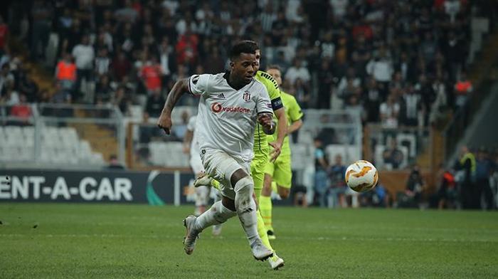 JEREMAIN LENS SUSKUNLUĞUNU BOZDU