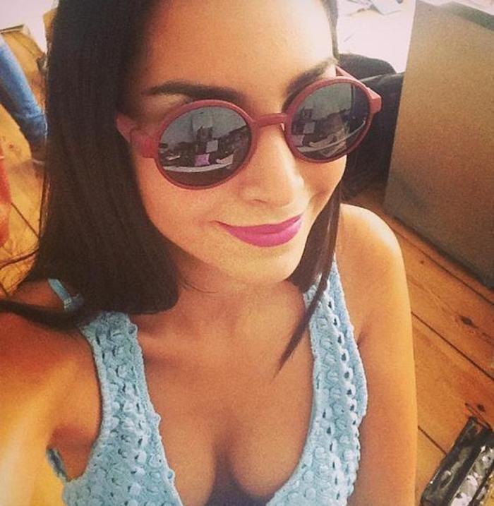 Playboyun Türk güzeli yeşil sahada