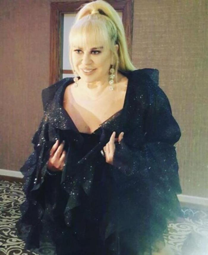 Zerrin Özer: Kız çocuğu evlenirken bakire olmalı