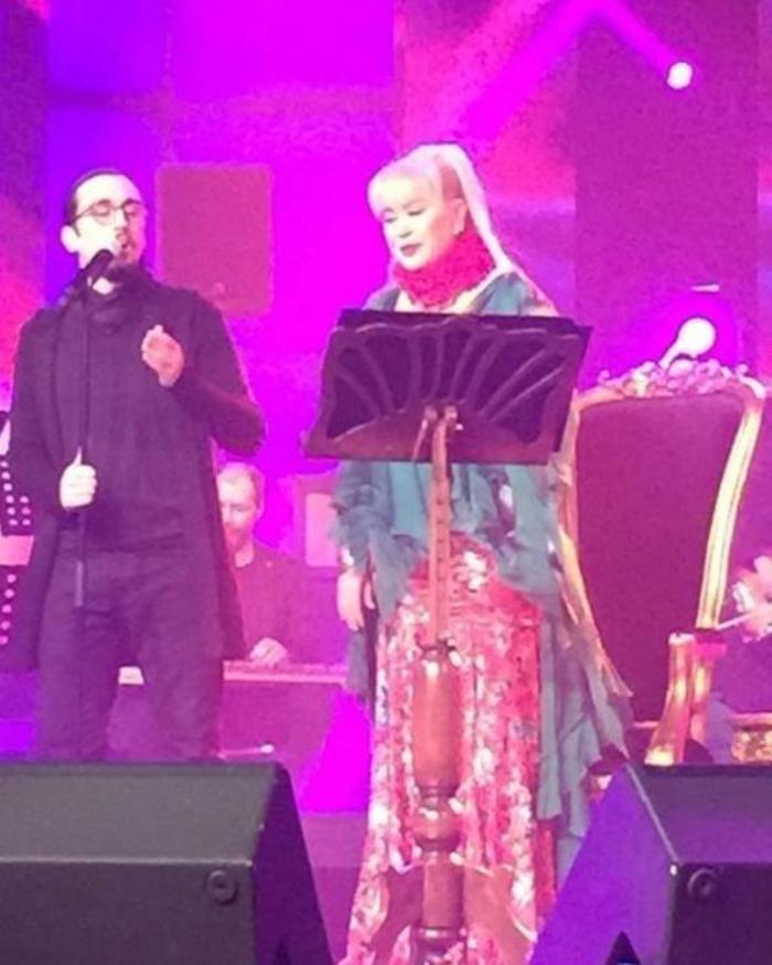 Zerrin Özer: Kız çocuğu evlenirken bakire olmalı