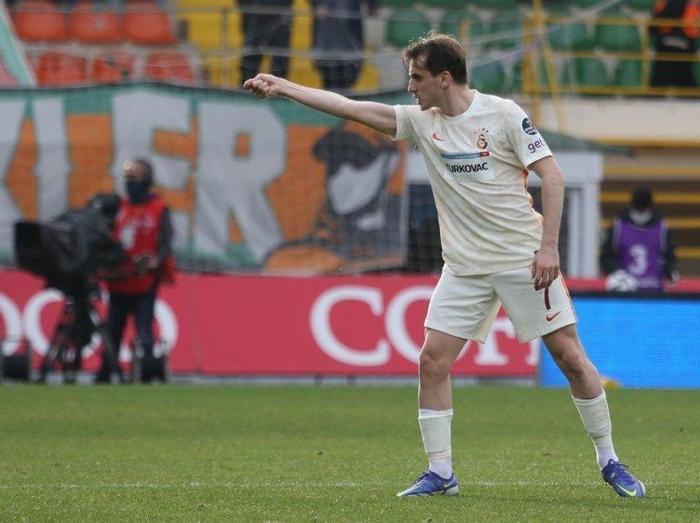 Son dakika Galatasaray transfer haberi Kerem Aktürkoğlu için devler kapışıyor