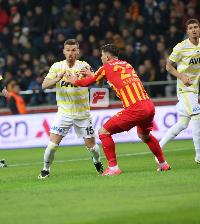 Kayserispor-Fenerbahçe maçında gerilim
