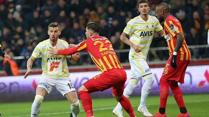 Kayserispor-Fenerbahçe maçında gerilim