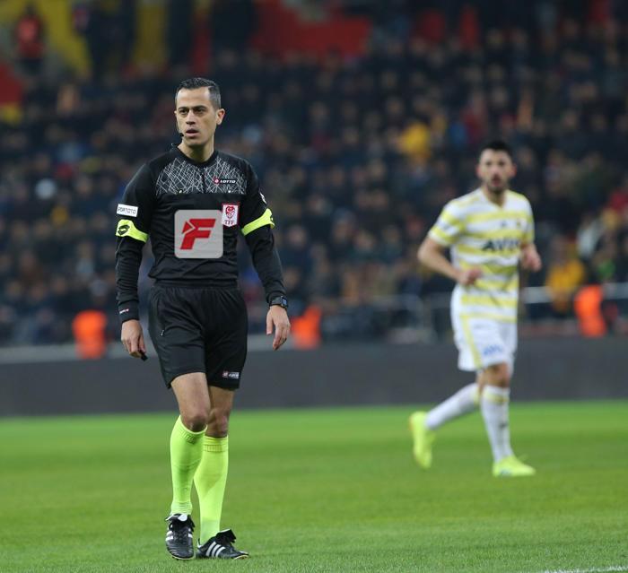 Kayserispor-Fenerbahçe maçında gerilim