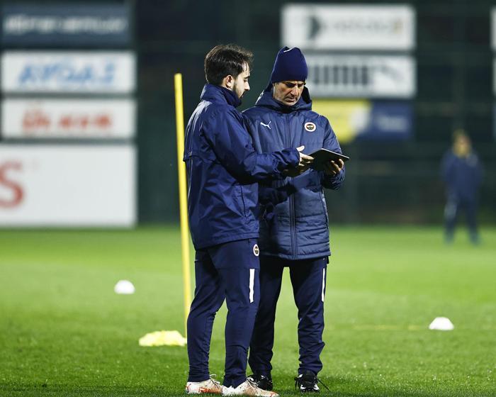 Son dakika Fenerbahçe haberi İsmail Kartal, Mesut Özili kadroya almadı İşte 2 neden...