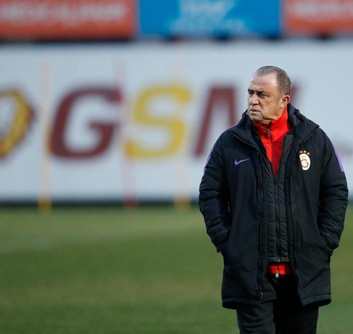 Galatasarayda Fatih Terim rotasyona gidiyor Fernando cezalı...