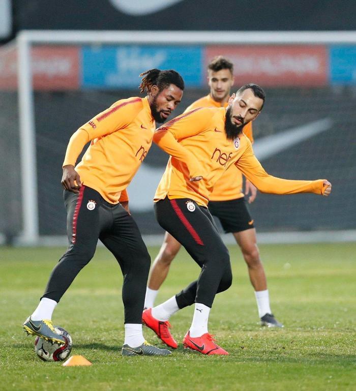 Galatasarayda Fatih Terim rotasyona gidiyor Fernando cezalı...