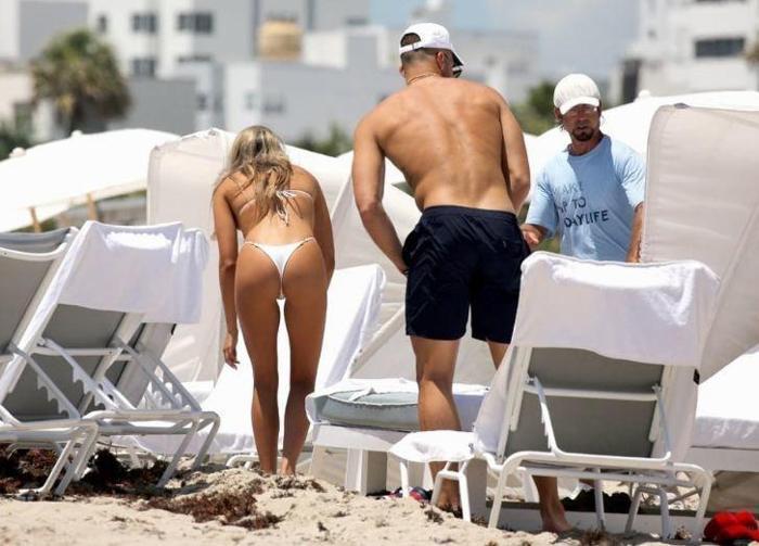 Blake Griffin yeni sevgilisi Francesca Aiello ile tatilde