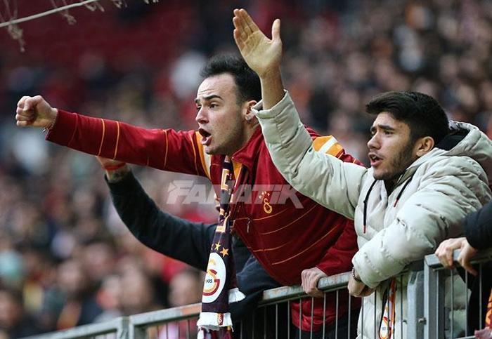 Galatasaray-Çaykur Rizespor maçında sürpriz isim