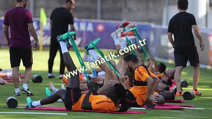 Galatasarayda yıldız futbolcu korkuttu