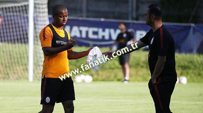 Galatasarayda yıldız futbolcu korkuttu