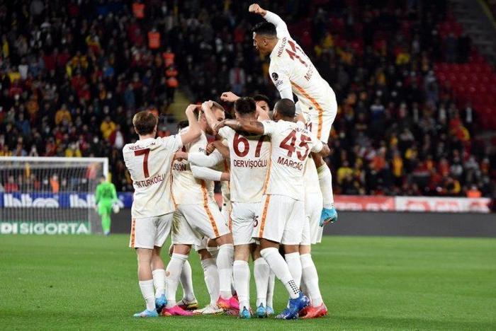Son dakika haberi Yılın transferini Galatasaray yapıyor James Rodriguez bombası