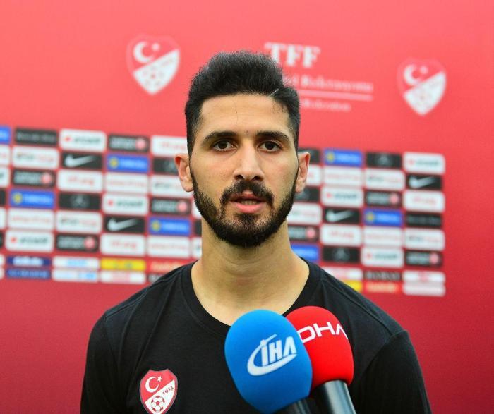 Emre Akbaba için 3 büyükler devrede