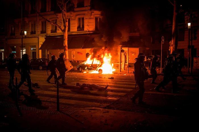Fransa Dünya Kupasını kazandı, ülke kana bulandı