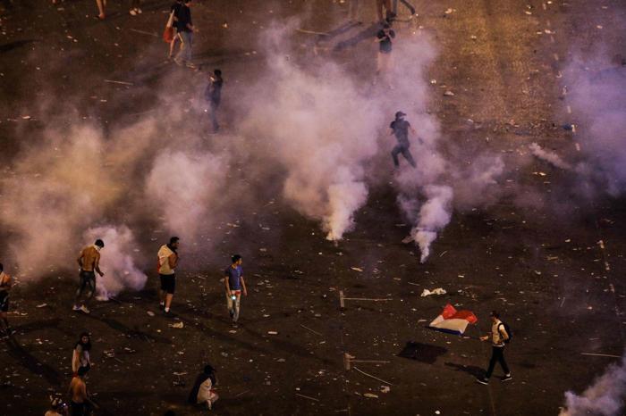 Fransa Dünya Kupasını kazandı, ülke kana bulandı