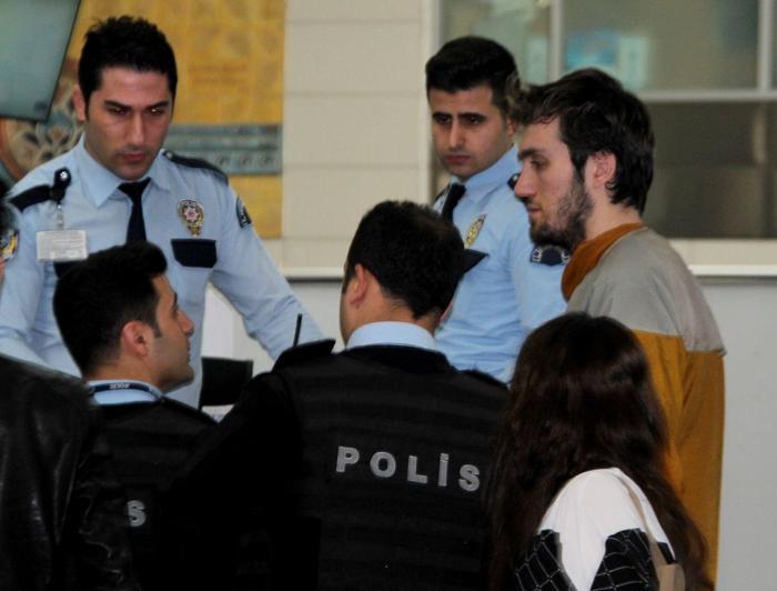 Çocukken şiddet gördük
