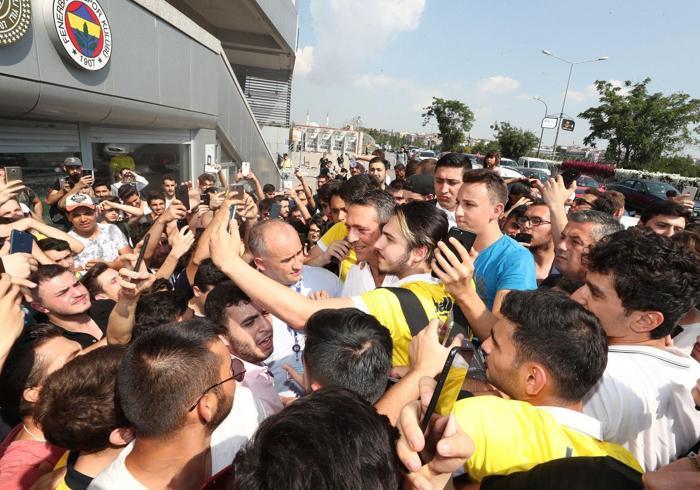 Ali Koçtan taraftarlara büyük jest