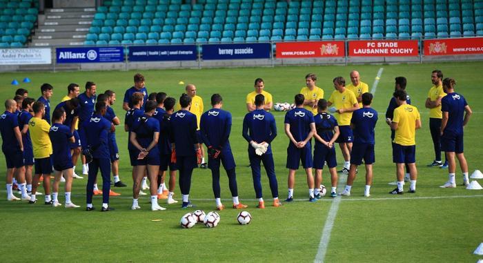 Phillip Cocu futbolcuların pestilini çıkardı