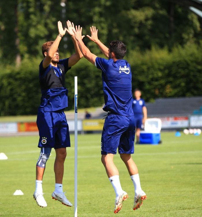 Phillip Cocu futbolcuların pestilini çıkardı