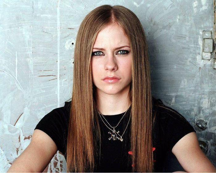 AVRİL LAVİGNE