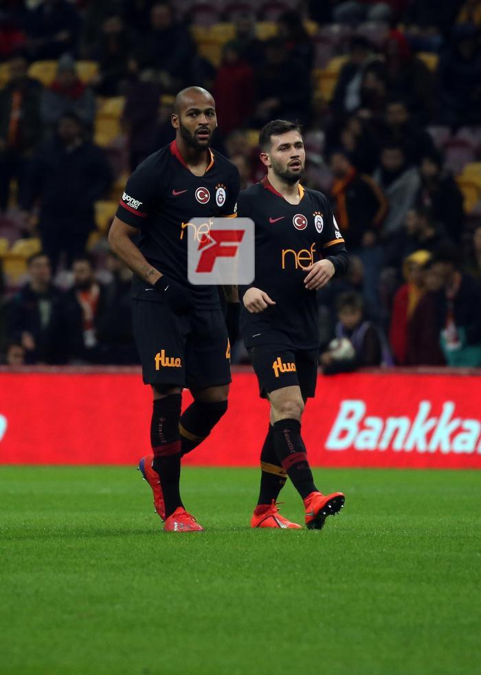 Türk Telekom Stadında Elif Aksu sürprizi Neymarın partisinden Galatasaray maçına...