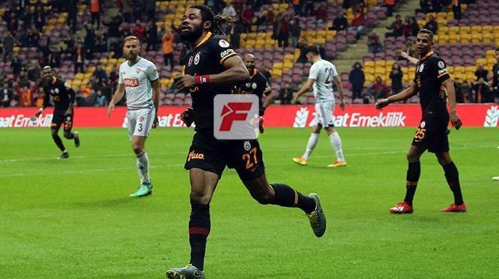Türk Telekom Stadında Elif Aksu sürprizi Neymarın partisinden Galatasaray maçına...
