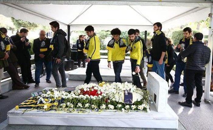 Mustafa Koç kabri başında anıldı