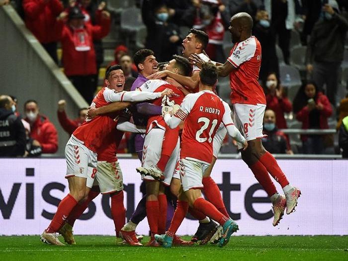 Son dakika haberi Galatasarayın UEFA Avrupa Ligindeki muhtemel rakipleri belli oldu