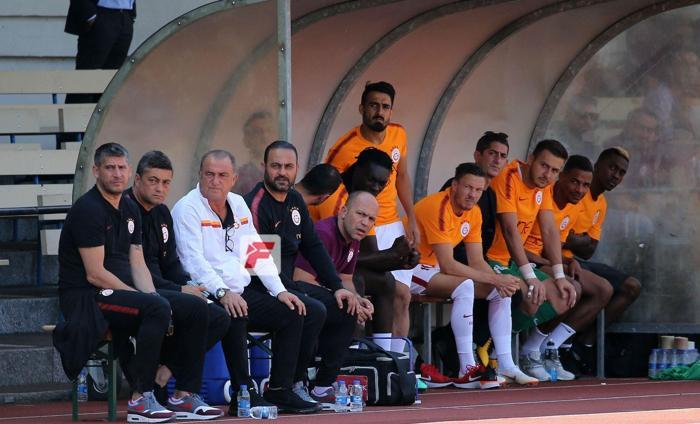 Galatasarayda Muğdat Çelik, ilk maçına çıktı