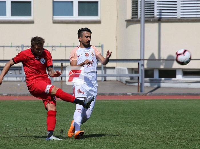 Galatasarayda Muğdat Çelik, ilk maçına çıktı