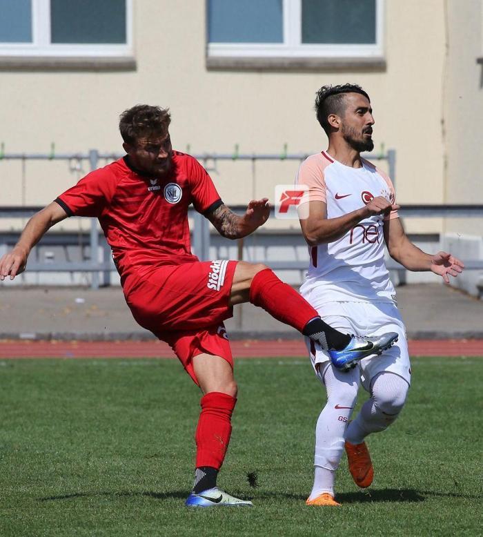 Galatasarayda Muğdat Çelik, ilk maçına çıktı