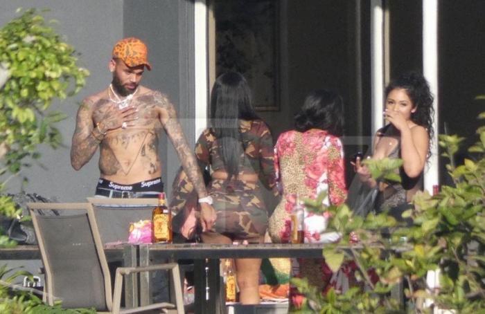 Chris Brown yine mi şiddet uyguladı