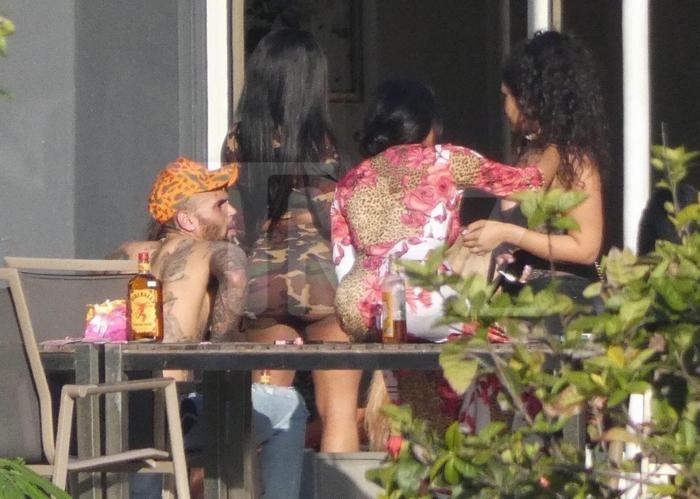 Chris Brown yine mi şiddet uyguladı