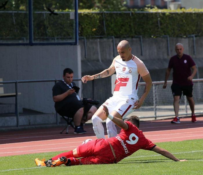 Galatasarayda Muğdat Çelik, ilk maçına çıktı