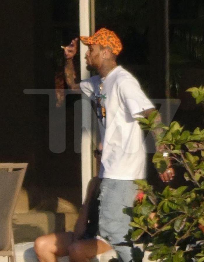Chris Brown yine mi şiddet uyguladı