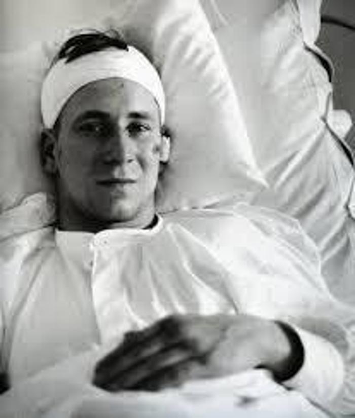 EFSANE İSİM BOBBY CHARLTON DA KURTULDU